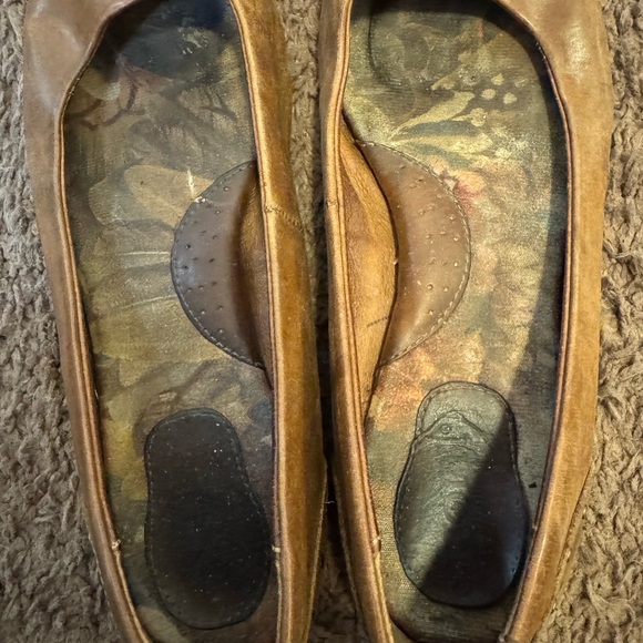 BORN LOLA FLATS BROWN LEATHER LOAFERS SLIP ON Studded SHOES 9 - Picture 8 of 12